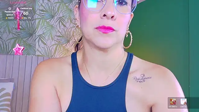 Snapshot of Sunny_River chatting on July 2026 02:46:01 PM Sunny River online show from July 2026 02:46:01 PM