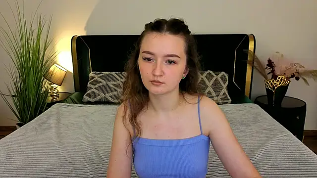 CyrenaLuxe online show from May 2026 07:33:02 PM