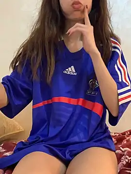 yasmina2020 online show from April 2026 05:54:01 PM