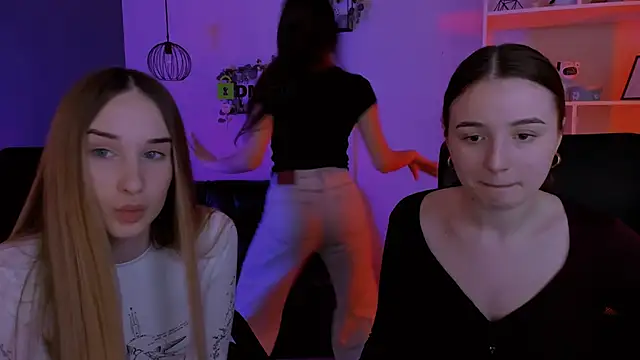 mila firee online show from April 2026 07:58:02 AM