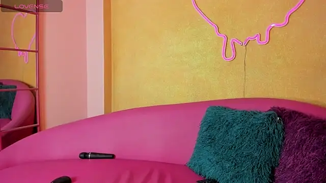 EVANGELIINE 21 online show from April 2026 08:00:02 PM