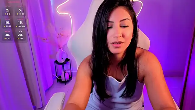 chloebum  online show from March 2026 02:13:01 PM