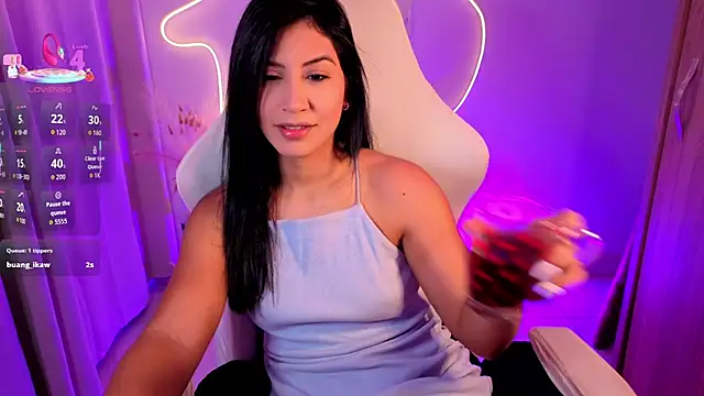 chloebum  online show from April 2026 11:00:01 AM