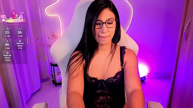 chloebum  online show from April 2026 10:57:02 AM