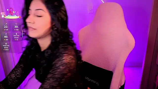 chloebum  online show from April 2026 10:57:01 AM