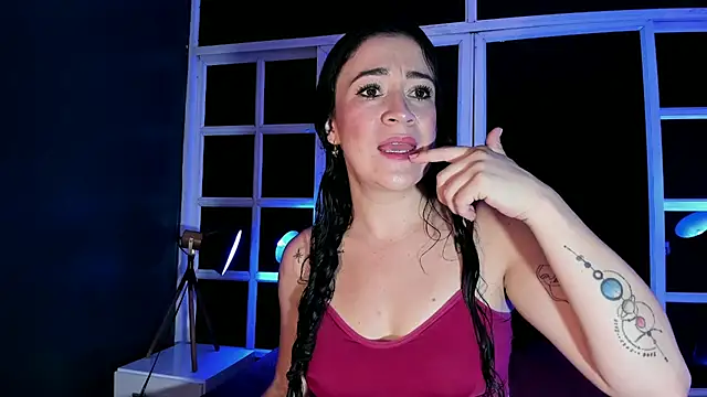 Victoria01  online show from April 2026 02:28:01 AM