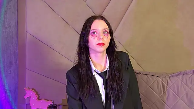 ArinaKubrick online show from April 2026 07:58:02 PM