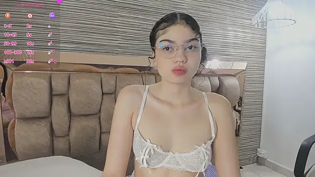Snapshot of chloe_cortez chatting on June 2026 09:51:02 AM chloe cortez online show from June 2026 09:51:02 AM