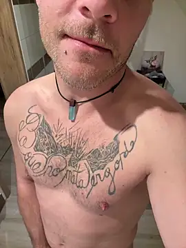 Snapshot of Manu1983el01 chatting on February 2026 06:25:01 PM Manu1983el01 online show from February 2026 06:25:01 PM