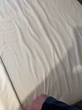 Snapshot of Manu1983el01 chatting on February 2026 10:45:01 AM Manu1983el01 online show from February 2026 10:45:01 AM