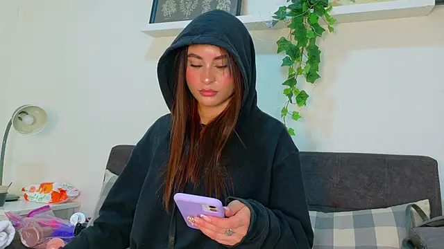 Miia Anderson online show from April 2026 01:12:01 PM