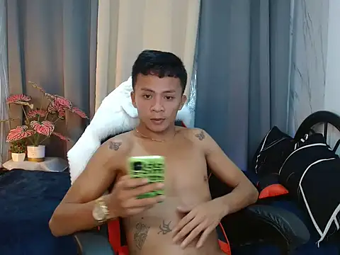 Snapshot of ur_twinkKirk6969 chatting on March 2026 02:06:02 AM ur twinkKirk6969 online show from March 2026 02:06:02 AM