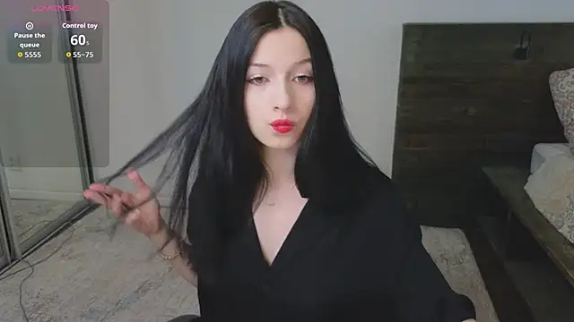 AlicePowells online show from April 2026 11:27:01 AM