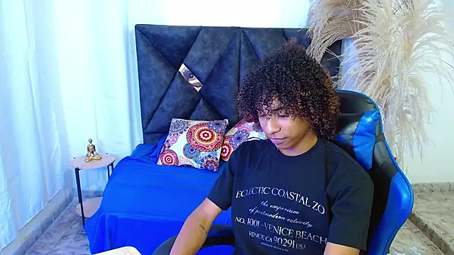 angelll18  online show from March 2026 08:58:02 PM