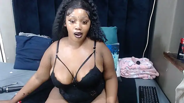THICKBARBIE32 online show from May 2026 10:49:02 PM