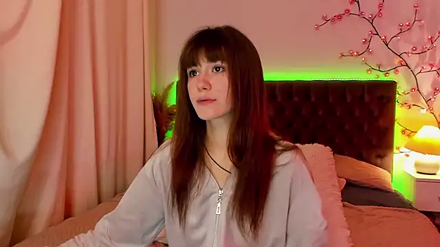 Snapshot of MilanaHotts chatting on July 2026 05:11:02 AM MilanaHotts online show from July 2026 05:11:02 AM