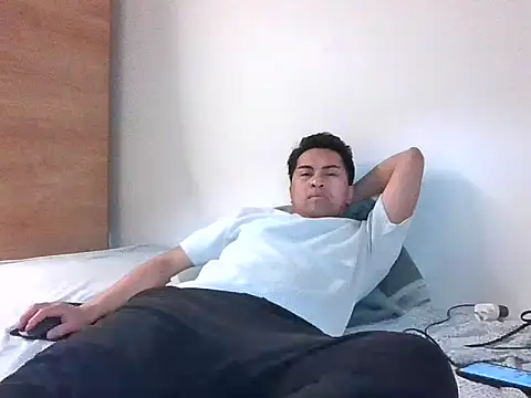 sweetpinoy2027 online show from February 2026 12:47:02 PM
