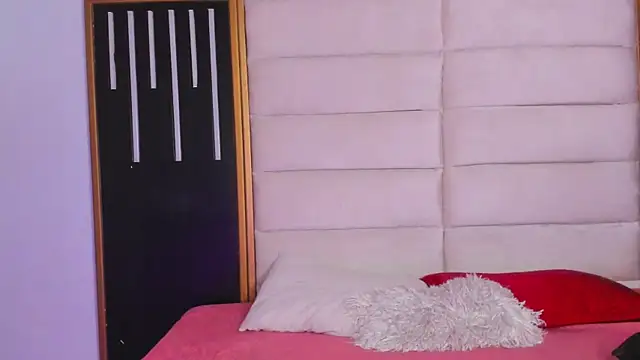 JuliMonroe19 online show from March 2026 02:01:01 PM