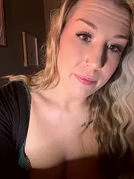 Snapshot of GeneralMamaXo chatting on January 2026 12:57:01 AM GeneralMamaXo online show from January 2026 12:57:01 AM