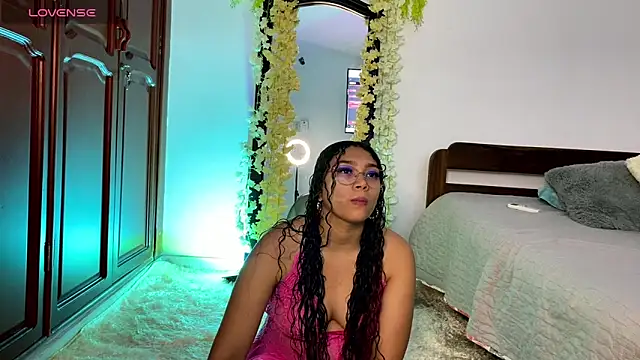 Snapshot of angelinemore chatting on April 2026 09:19:01 PM angelinemore online show from April 2026 09:19:01 PM
