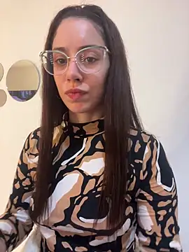 emeraldjimenezz online show from May 2026 08:16:02 PM