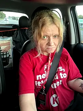 lindzybella online show from September 2025 11:48:01 AM