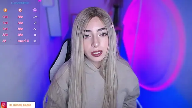 Snapshot of channel_blondee chatting on February 2026 09:52:01 PM channel blondee online show from February 2026 09:52:01 PM