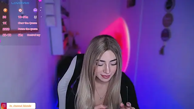 Snapshot of channel_blondee chatting on February 2026 08:48:02 PM channel blondee online show from February 2026 08:48:02 PM