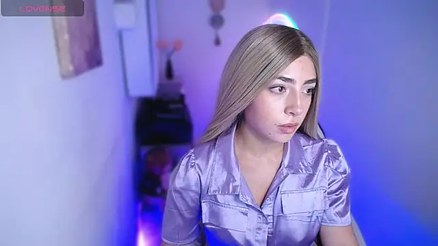 Snapshot of channel_blondee chatting on March 2026 08:37:02 PM channel blondee online show from March 2026 08:37:02 PM