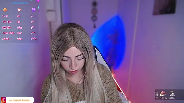 Snapshot of channel_blondee chatting on March 2026 08:26:01 PM channel blondee online show from March 2026 08:26:01 PM