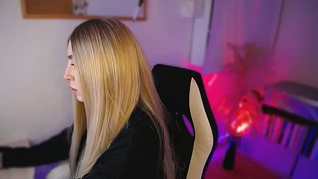 channel blondee online show from May 2026 11:56:02 PM