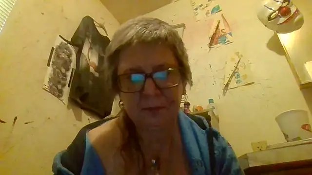 Snapshot of becky1111 chatting on April 2026 11:13:02 PM becky1111 online show from April 2026 11:13:02 PM