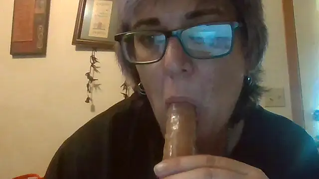 Snapshot of becky1111 chatting on June 2026 11:53:01 PM becky1111 online show from June 2026 11:53:01 PM