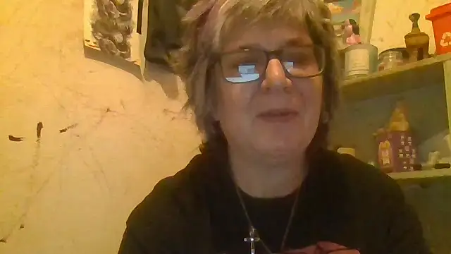 Snapshot of becky1111 chatting on July 2026 09:25:01 AM becky1111 online show from July 2026 09:25:01 AM