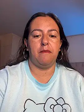 Snapshot of evelyn_harpeery chatting on June 2026 11:18:02 AM evelyn harpeery online show from June 2026 11:18:02 AM