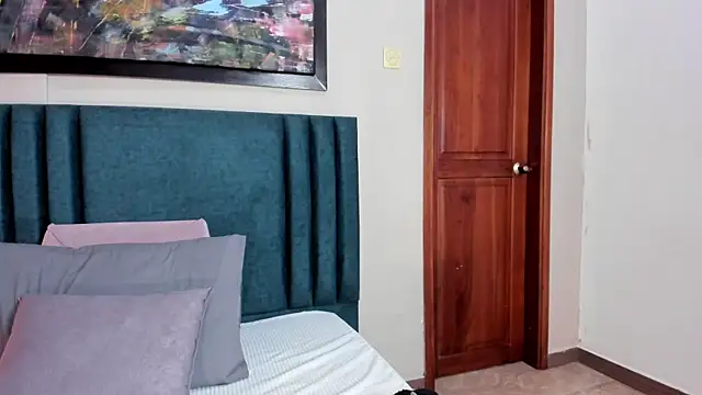 GahiaBelucci online show from March 2026 06:18:02 PM