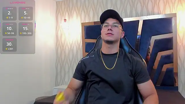 Noah Clarkk online show from April 2026 05:17:01 PM