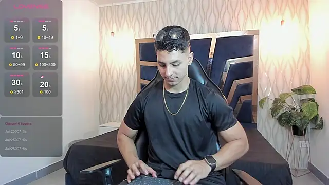 Noah Clarkk online show from April 2026 05:14:02 PM