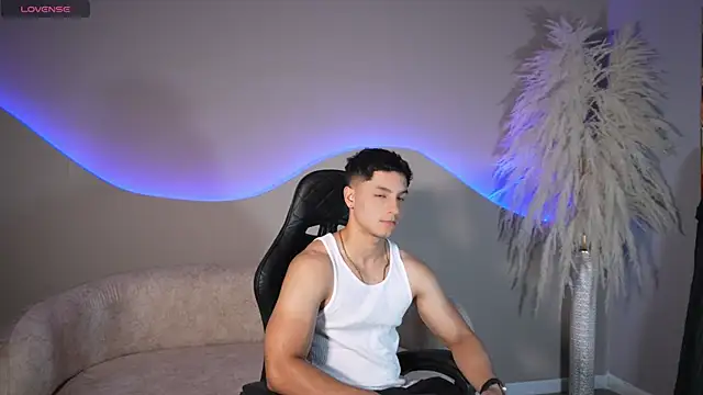 Noah Clarkk online show from July 2026 05:37:02 PM