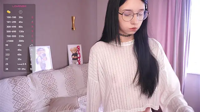 Snapshot of DeliaLoma chatting on April 2026 06:38:01 AM DeliaLoma online show from April 2026 06:38:01 AM