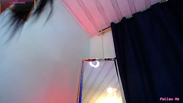 Emilyy05  online show from March 2026 01:02:02 AM