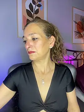 Snapshot of JennaMilf_ chatting on April 2026 06:23:01 PM JennaMilf online show from April 2026 06:23:01 PM