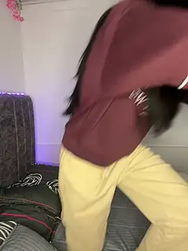 junorise23 online show from April 2026 04:45:02 AM