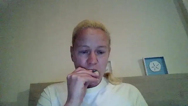 jennyblondeuk online show from April 2026 07:58:01 PM