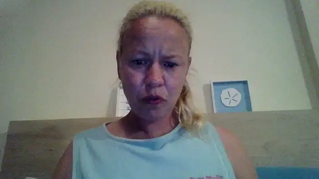 Snapshot of jennyblondeuk chatting on April 2026 09:32:02 PM jennyblondeuk online show from April 2026 09:32:02 PM