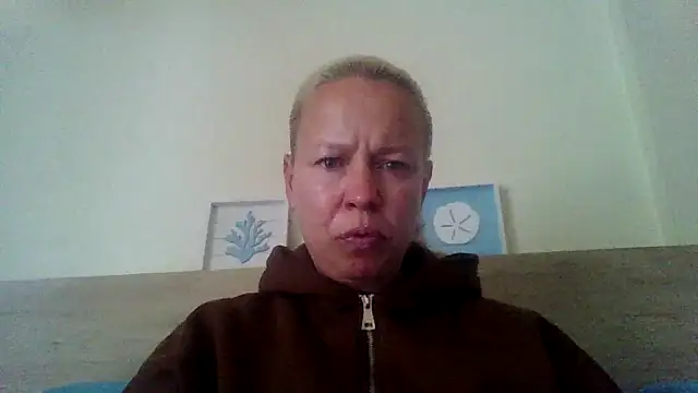 Snapshot of jennyblondeuk chatting on May 2026 05:39:01 PM jennyblondeuk online show from May 2026 05:39:01 PM