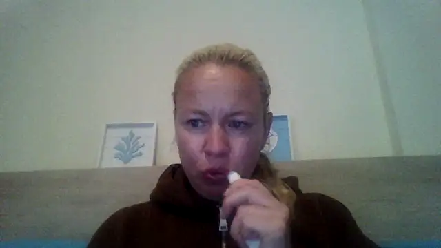 Snapshot of jennyblondeuk chatting on May 2026 06:25:01 PM jennyblondeuk online show from May 2026 06:25:01 PM