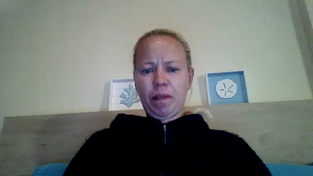 Snapshot of jennyblondeuk chatting on May 2026 09:31:01 PM jennyblondeuk online show from May 2026 09:31:01 PM