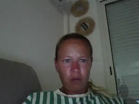 Snapshot of jennyblondeuk chatting on June 2026 07:48:01 PM jennyblondeuk online show from June 2026 07:48:01 PM