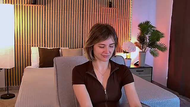 EmeraldGlow online show from April 2026 02:55:02 PM